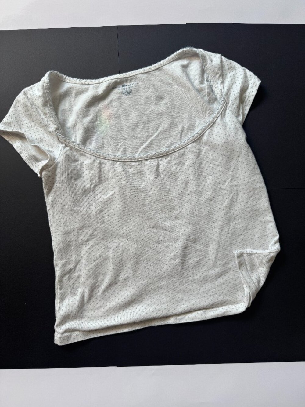 Brandy Melville White & Blue polka dot blue scoop neck T